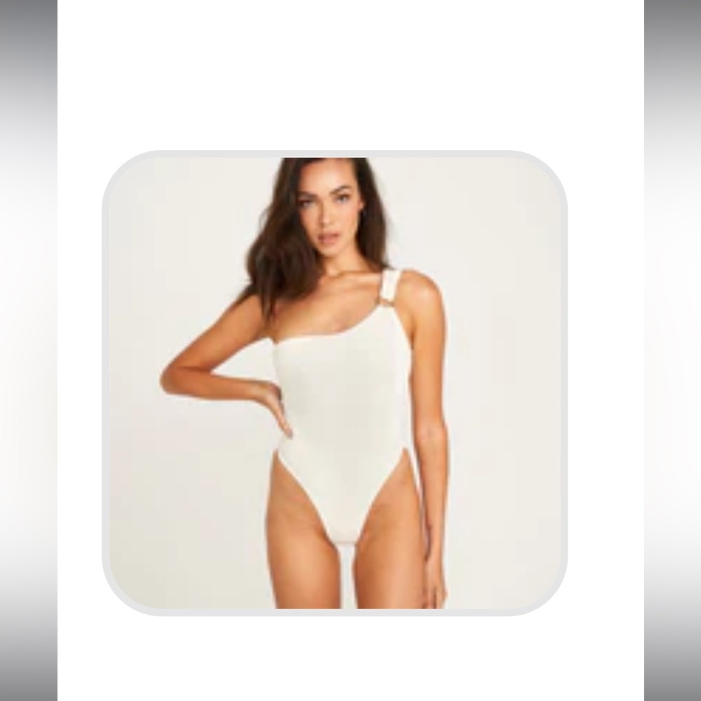 One-Shoulder White Women's One-Piece Swimsuit